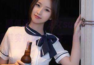 秀人网 – 顺便说下，龙女sunny的黑色精选其实很适合奶茶，哈哈！