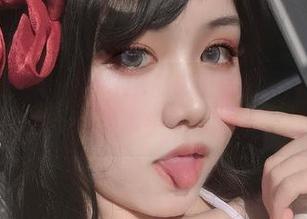 认真讲，芊川一笑MNK的套图居然被大橘抢了风头