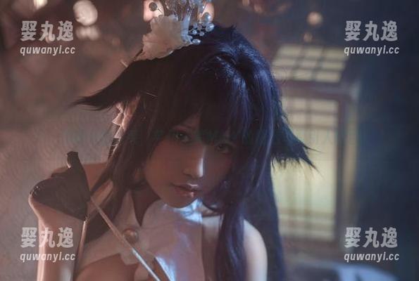 黑暗中的微笑，芊川一笑MNK的精选写真引人瞩目