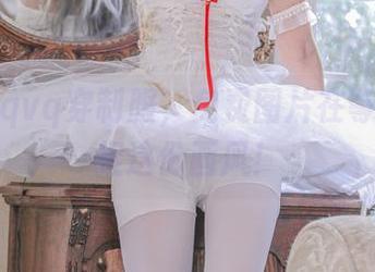 看苏嫣qvq穿制服，免费图片在等你来捕捉这份画风！