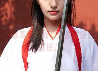蜜桃社 – 铃木的瑜伽作品集来到啦，里面的动作我根本做不到，忽然觉得腿好像有点短。