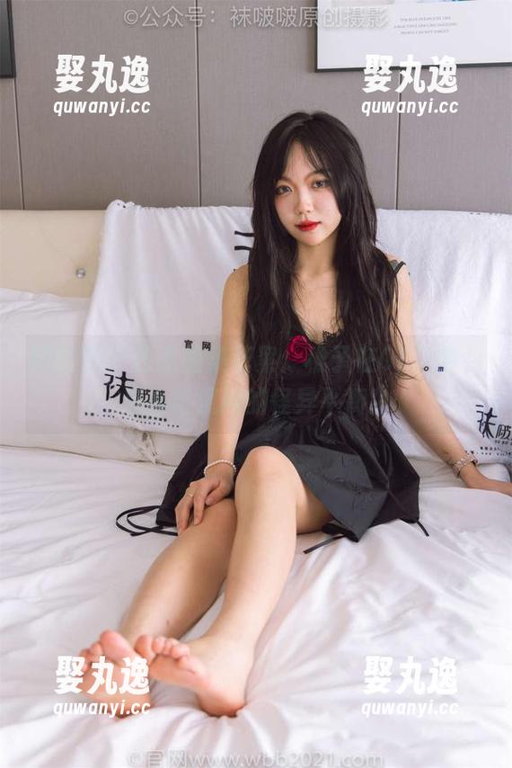 袜啵啵 - 独家图集花絮：稚予在OL风中，自由与沉闷的怪异平衡！