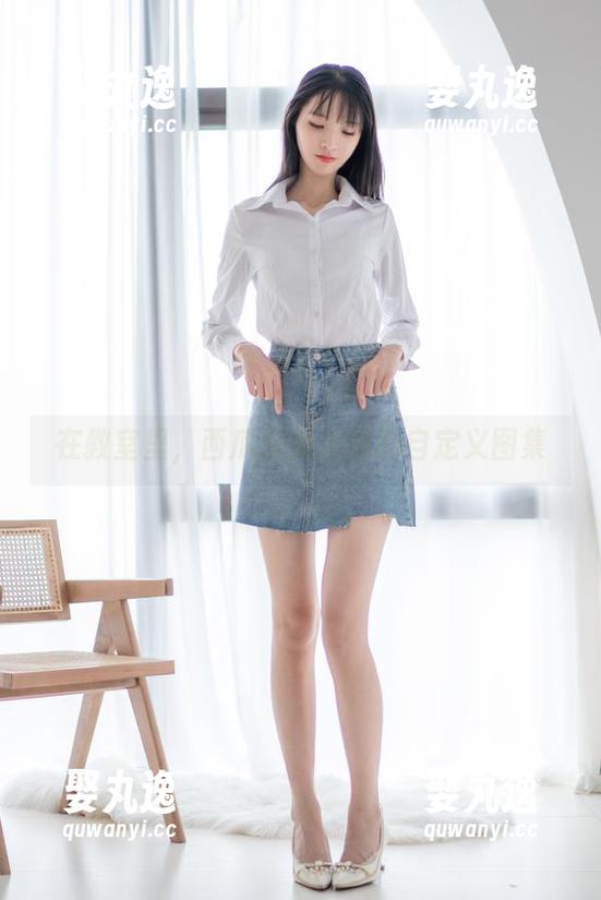 在教室里，西瓜少女呈现的自定义图集