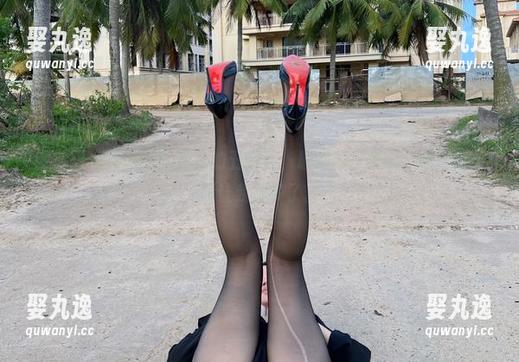 微密圈 - 晨光下的迷人的五姨太，最新裸足套图，啊，这画面让我想多了。