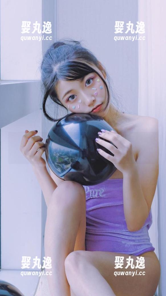 陈妮妮UNI 微密圈 - 怎么能不爱?陈妮妮UNI的眼镜时刻壁纸,放纵眼球!