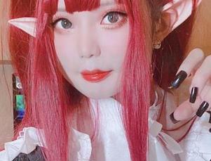 哇，雪猫在婚纱中的样子，根本不是在走红毯而是在逛超市吧？