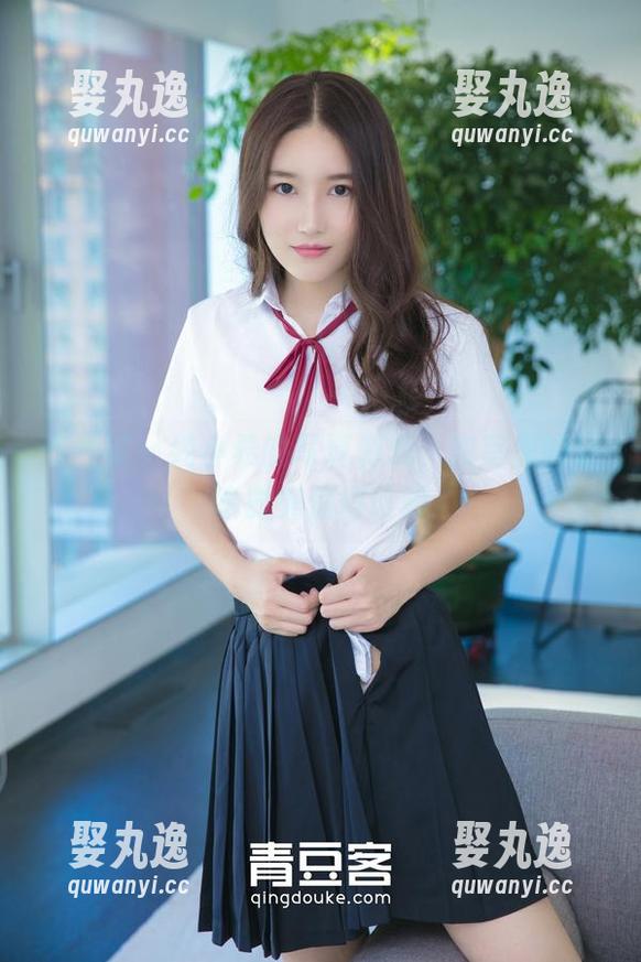 青豆客 - 纯小希的写真游戏，教室里的分享时光值得珍藏